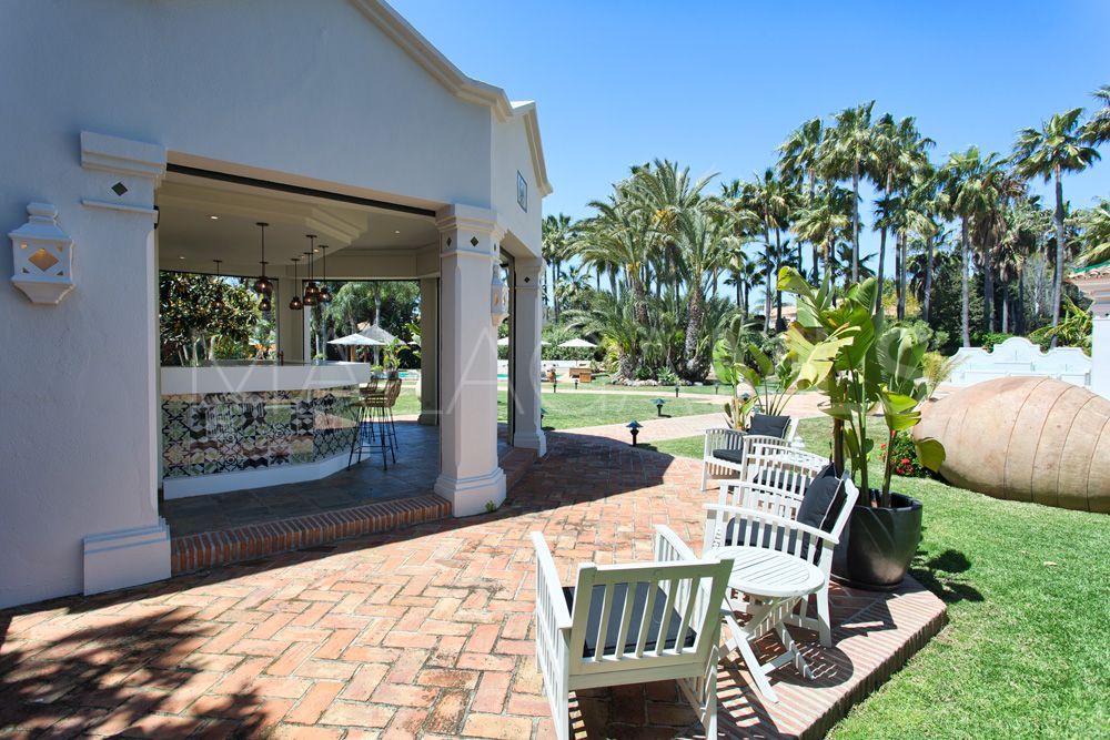 Villa for sale in Guadalmina Baja