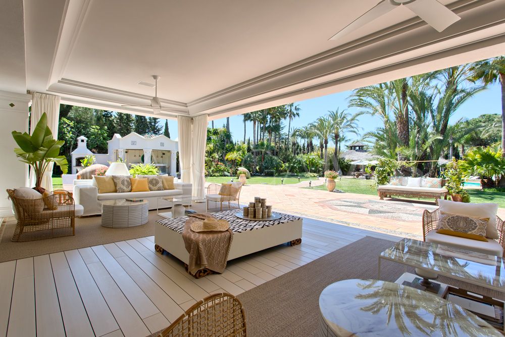 Villa for sale in Guadalmina Baja