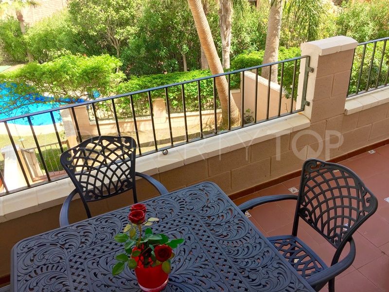 For sale town house with 4 bedrooms in La Duquesa
