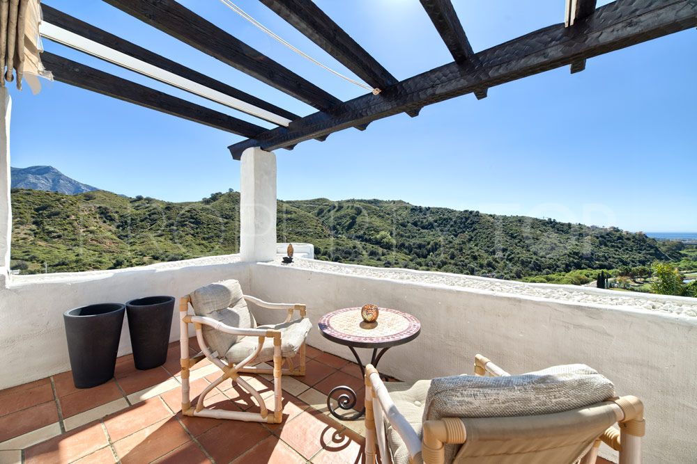 Buy Lomas de La Quinta duplex penthouse with 3 bedrooms