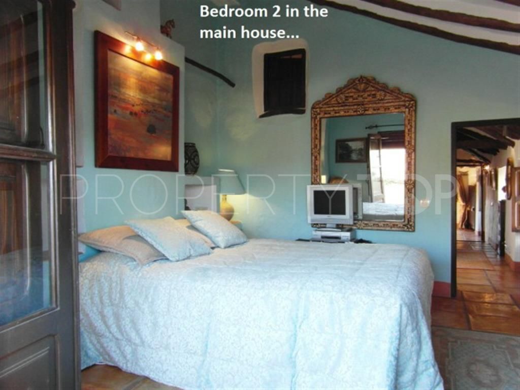 Cortijo con 6 dormitorios en venta en Villanueva del Rosario