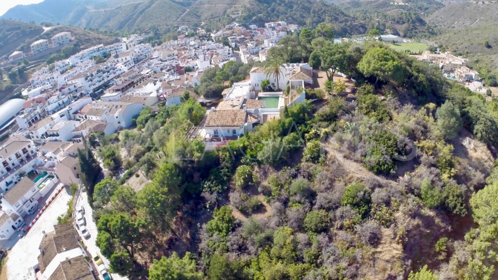Terrain for sale in Benahavis Centro