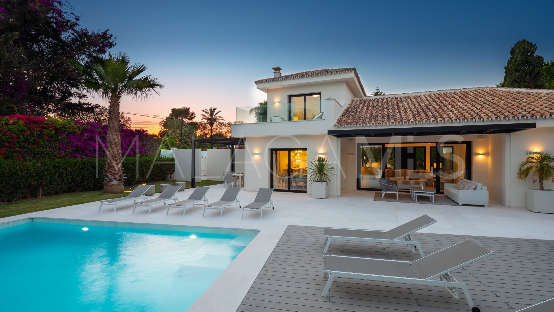For sale villa with 4 bedrooms in Cortijo Blanco