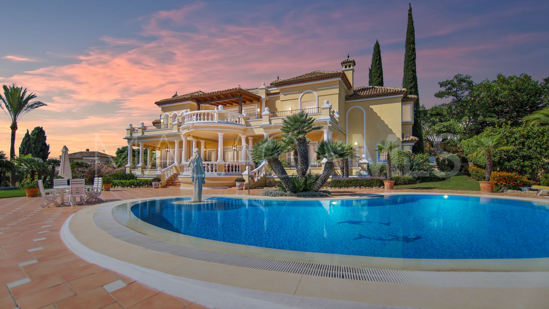 Villa for sale with 5 bedrooms in Paraiso Alto