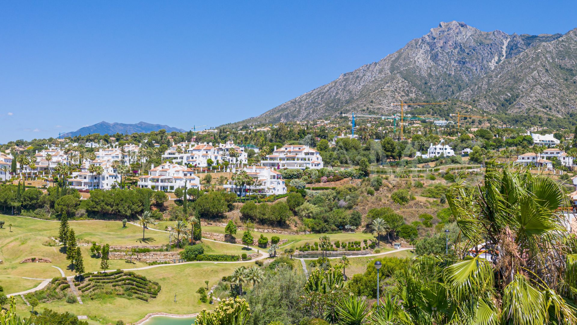 Villa for sale in Marbella City