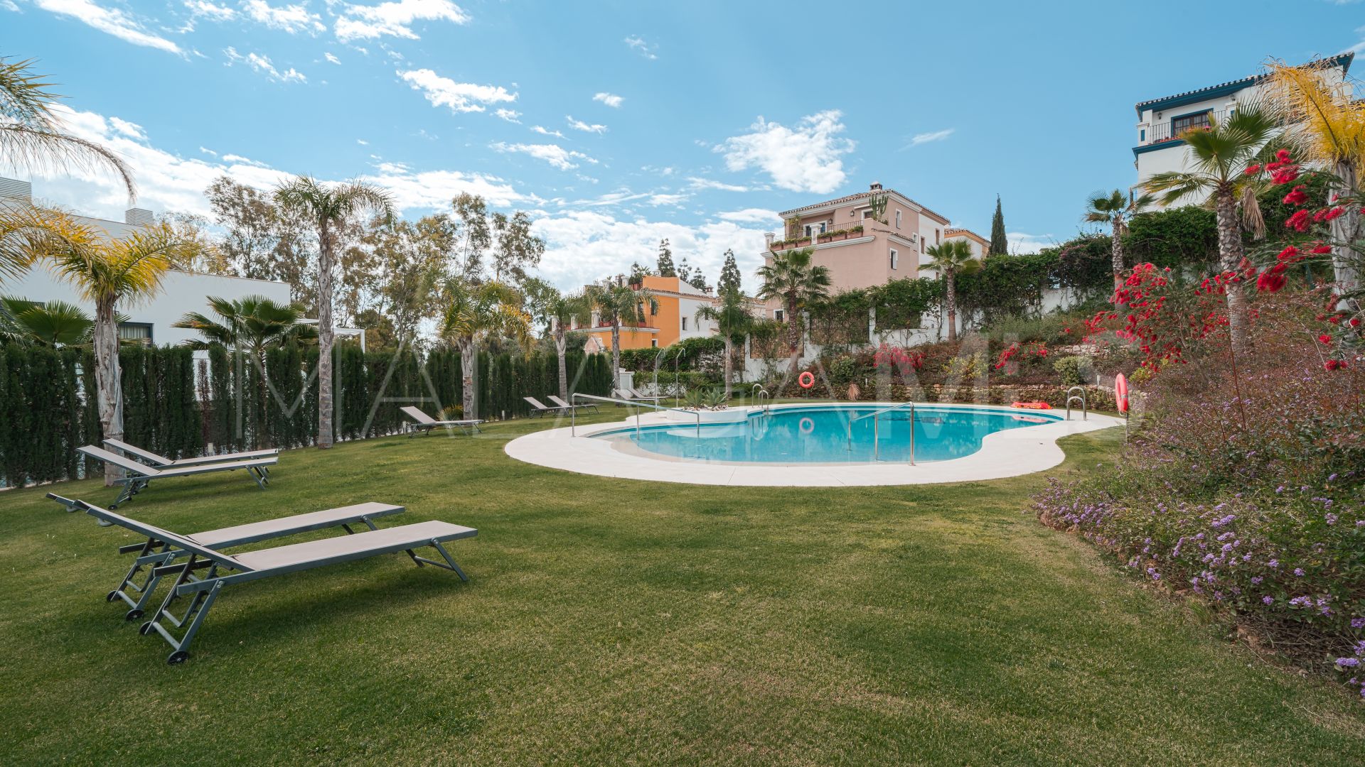 Buy apartamento in Las Lomas del Marbella Club with 3 bedrooms