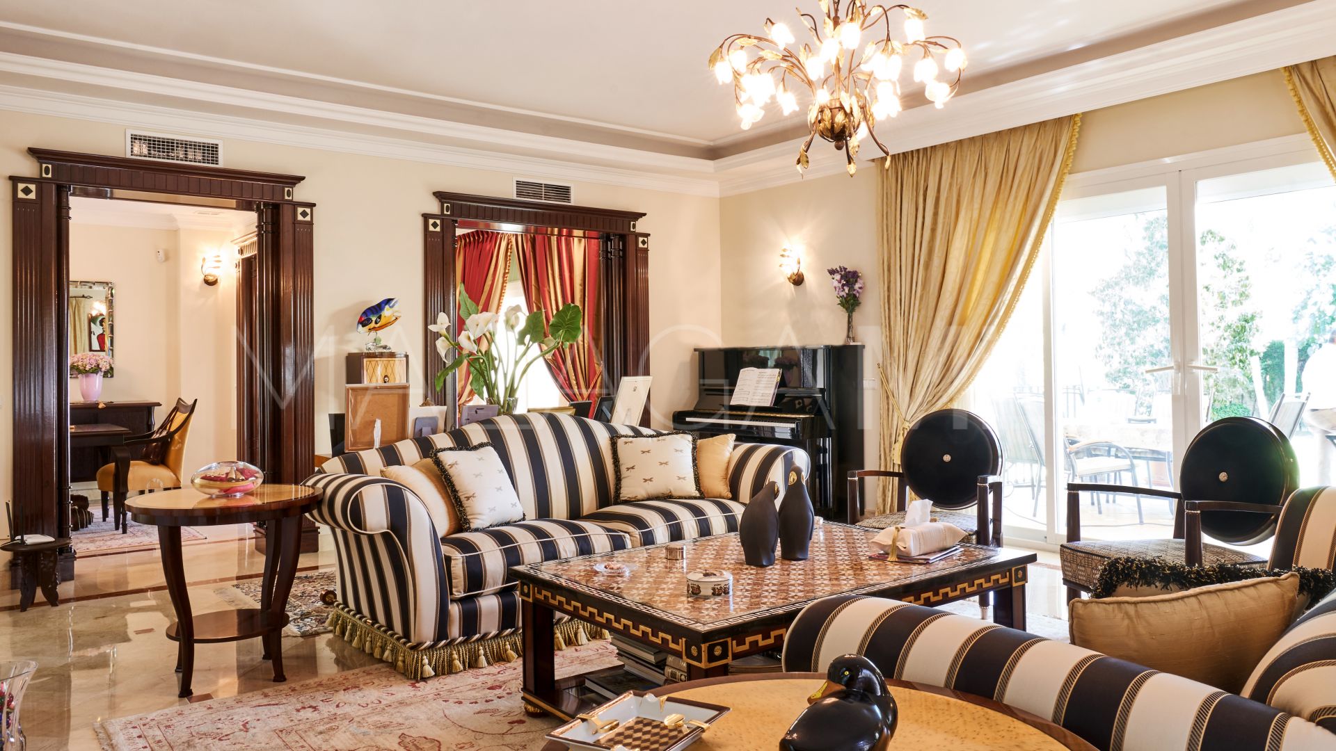 Villa for sale in Las Brisas