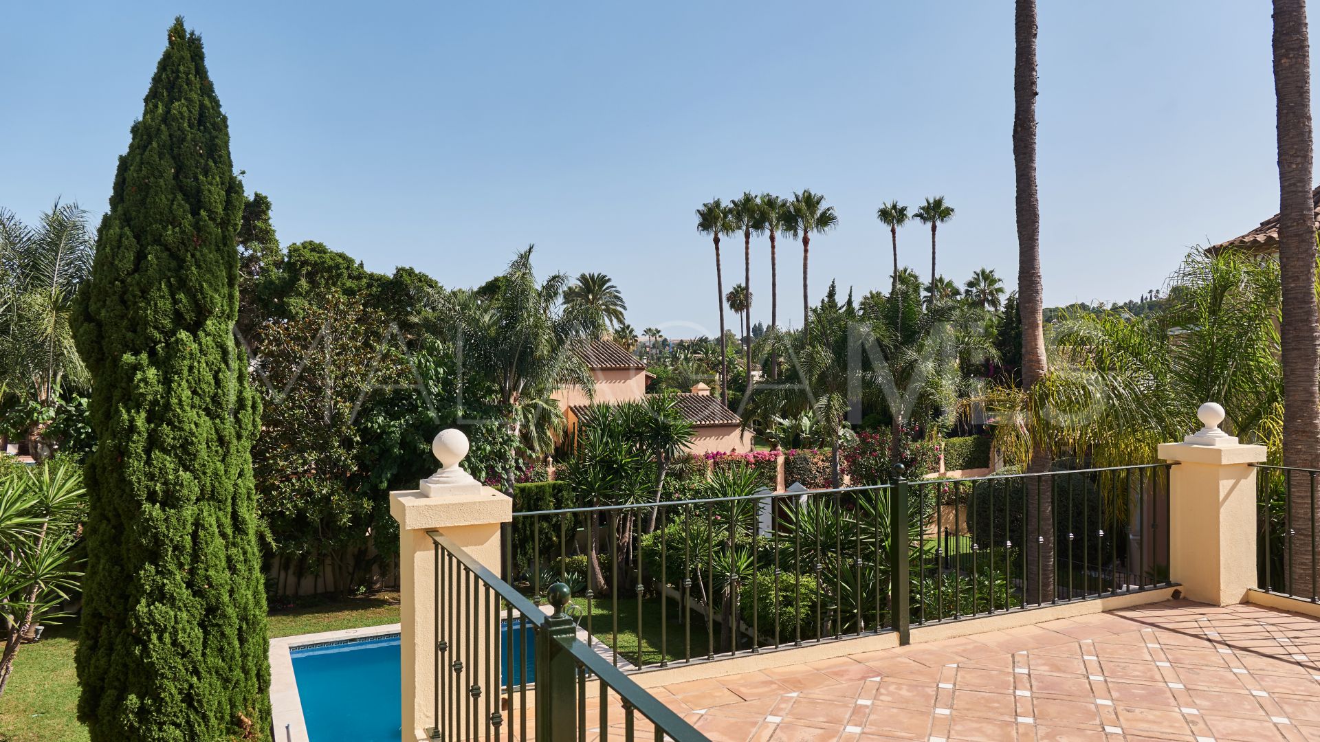 Villa for sale in Las Brisas