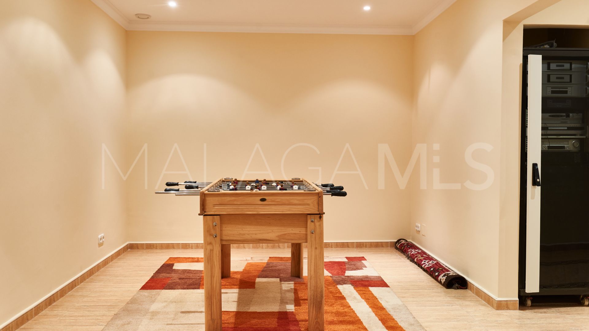 Villa for sale in Las Brisas