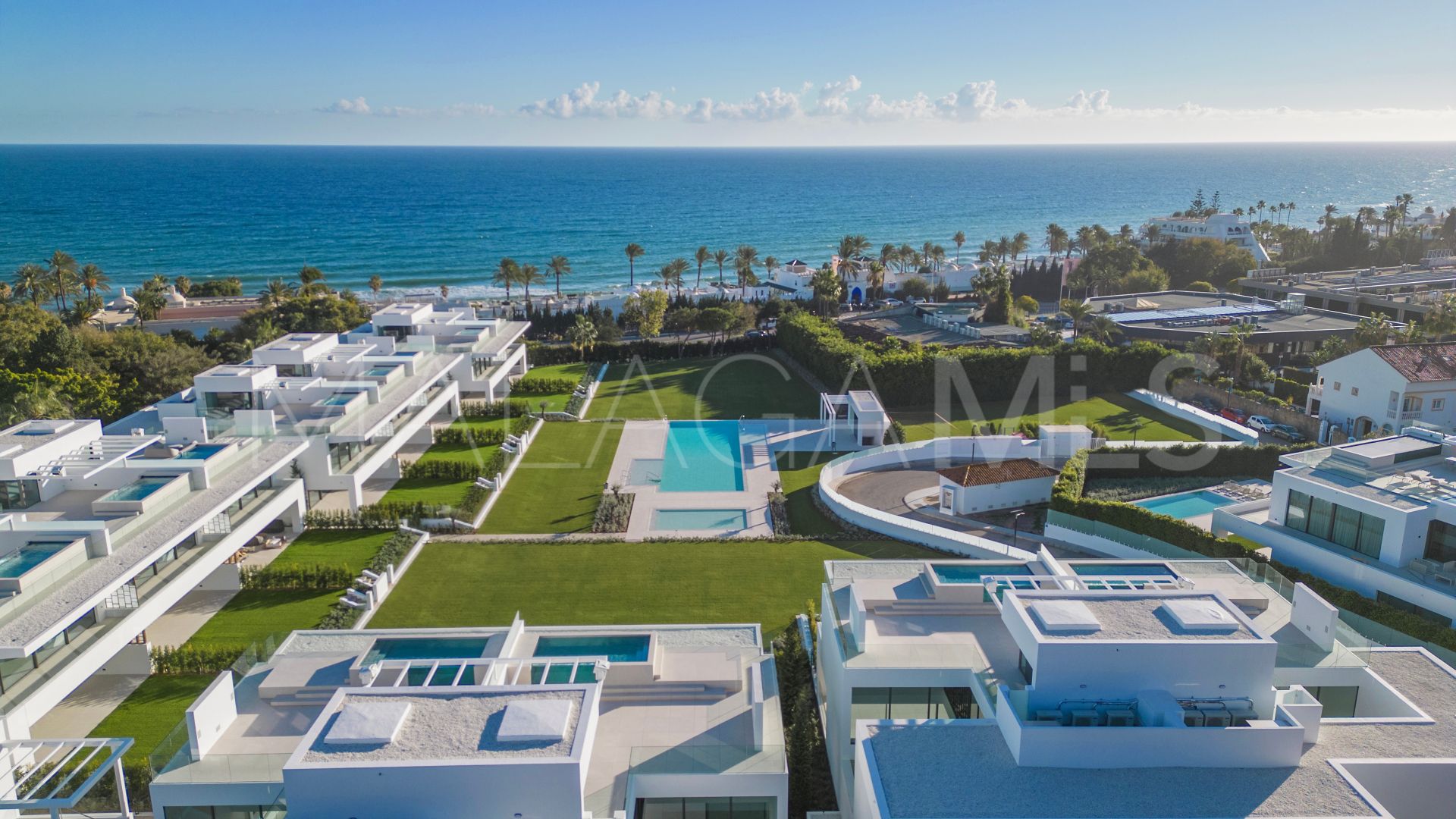 Villa jumelée for sale in Marbella Golden Mile