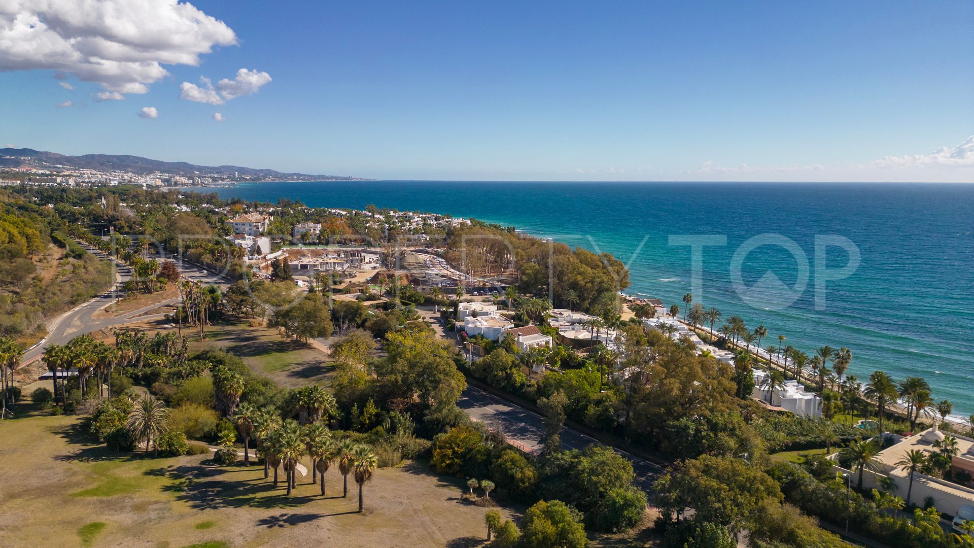 Semi detached villa with 4 bedrooms for sale in Marbella Golden Mile