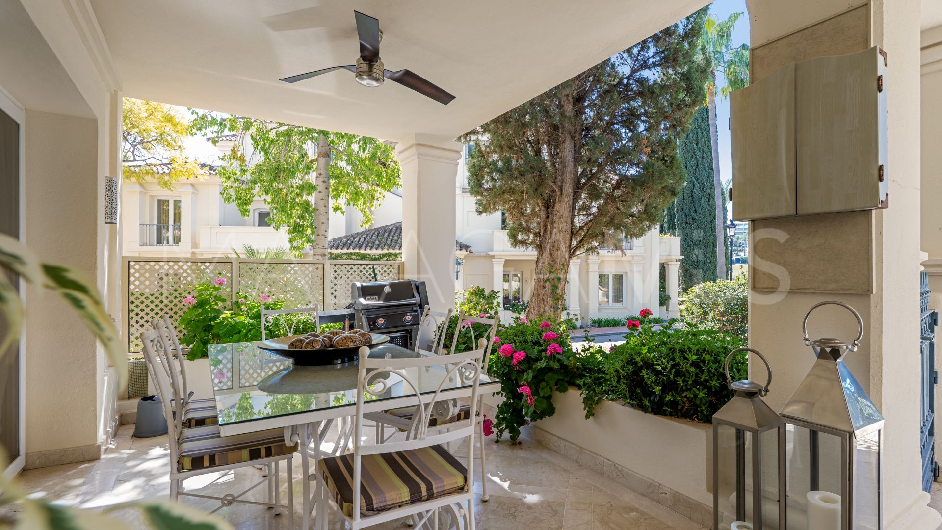 Apartamento with 3 bedrooms a la venta in Las Alamandas