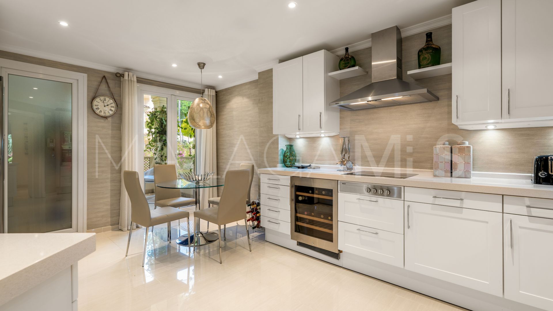 Apartamento with 3 bedrooms a la venta in Las Alamandas