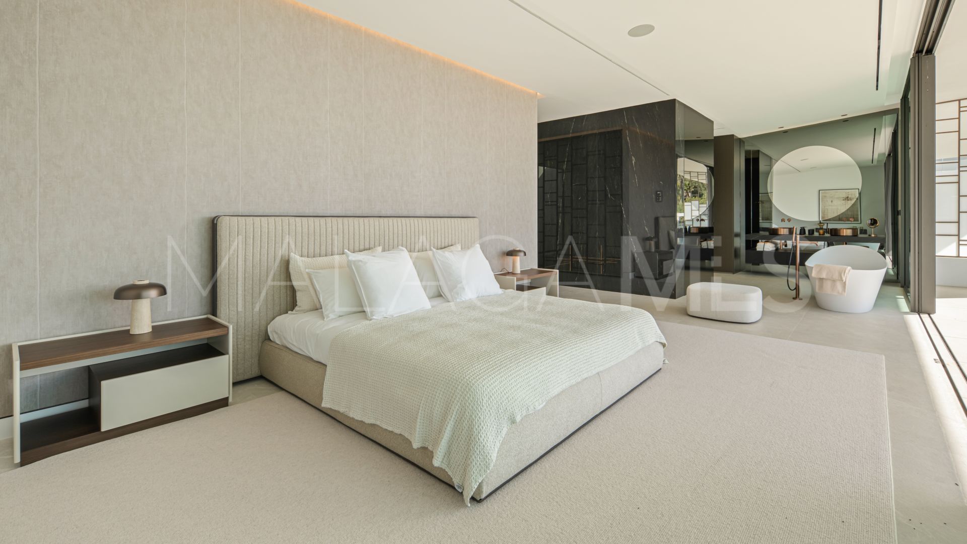 Villa pareada for sale with 3 bedrooms in Golden Mile