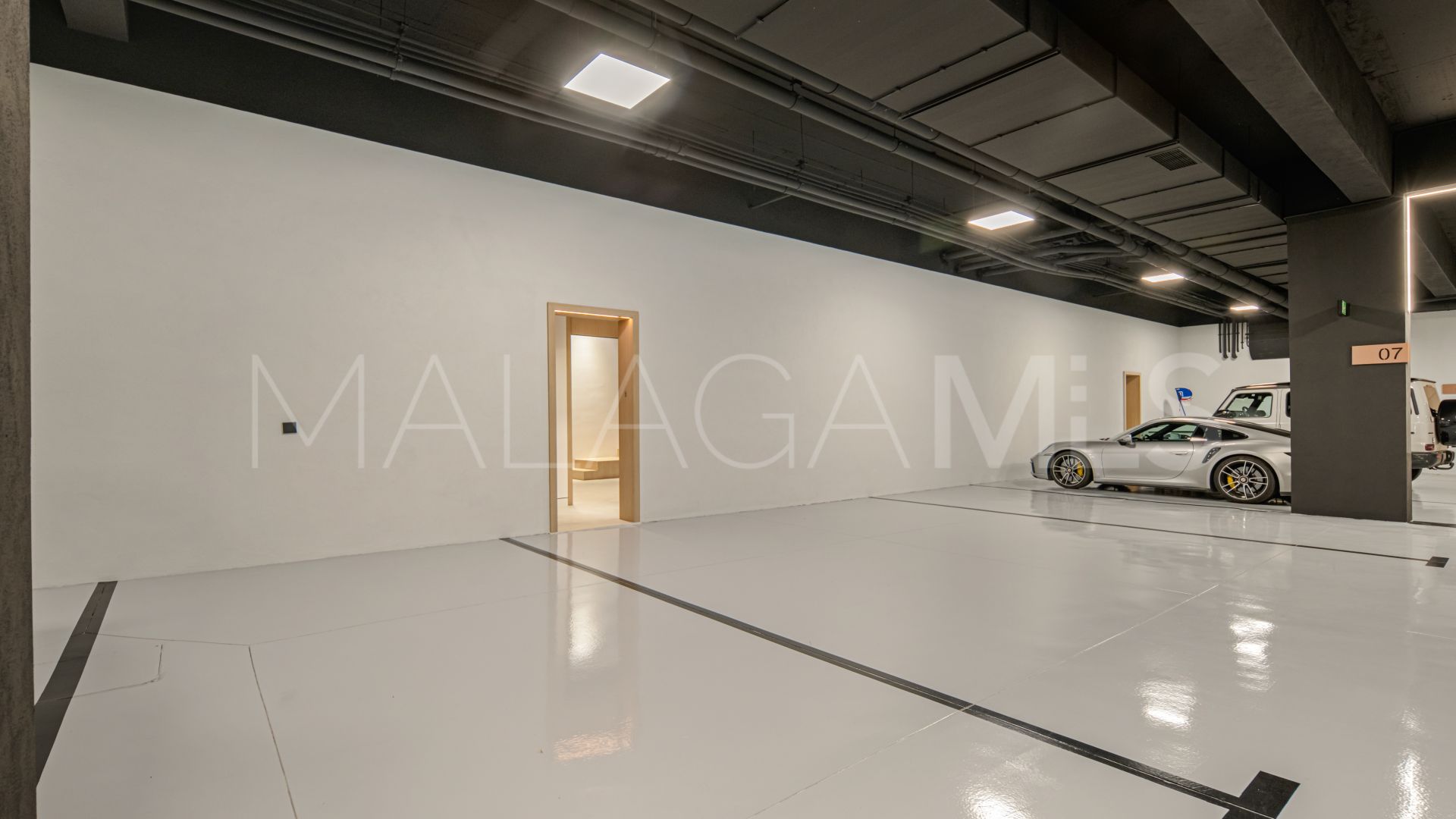 Villa pareada for sale with 3 bedrooms in Golden Mile