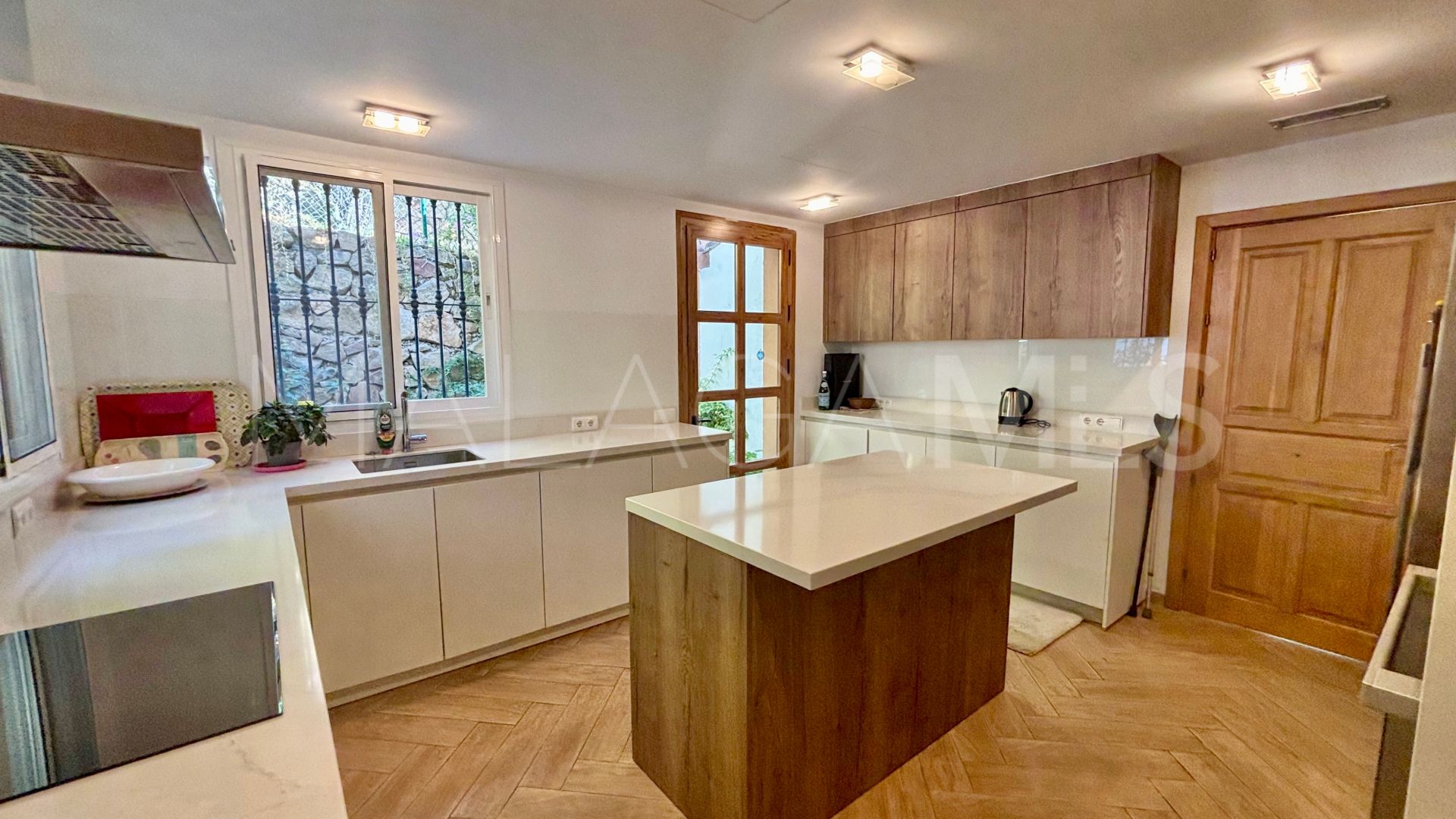 Villa for sale in El Madroñal