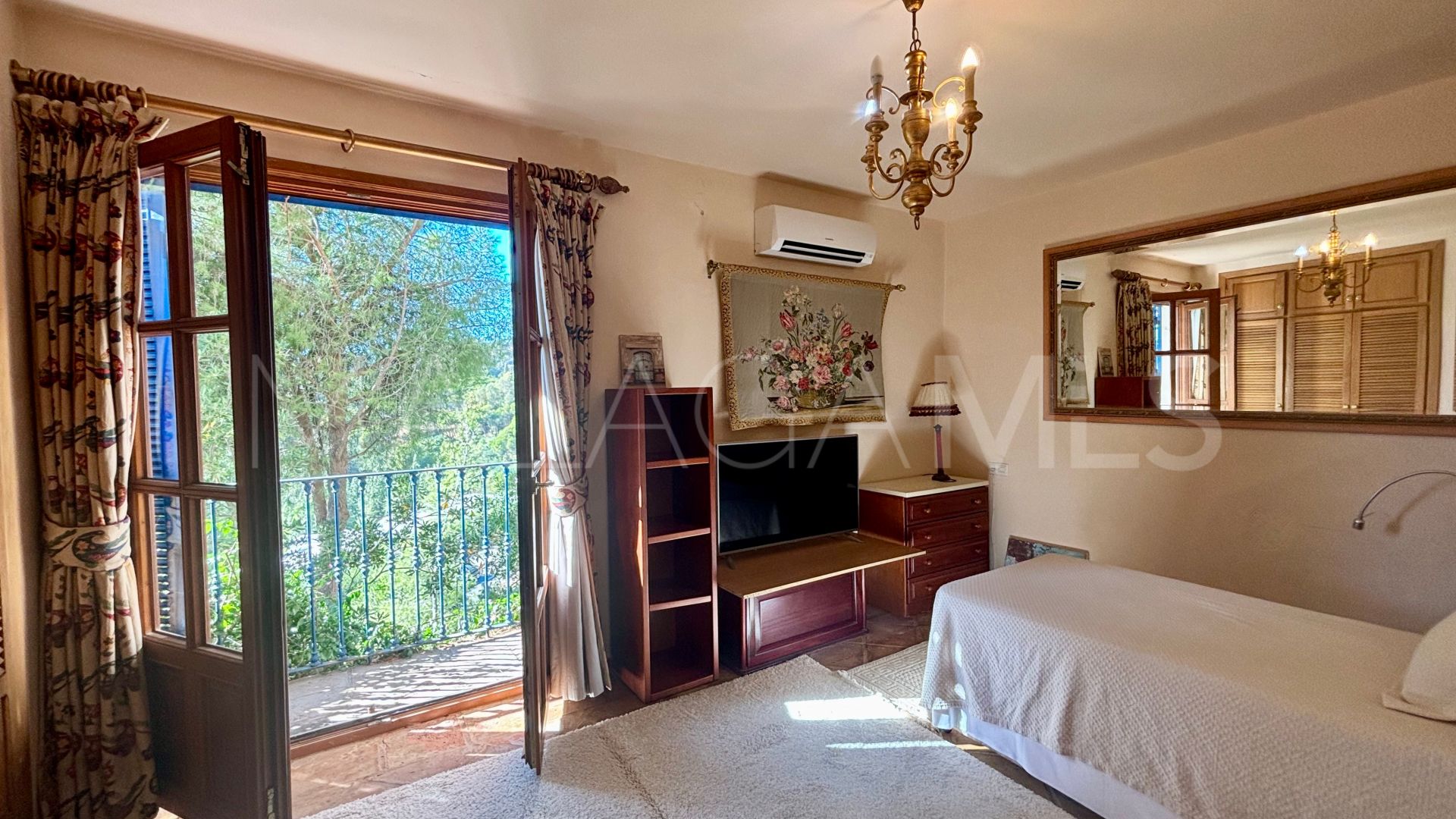 Villa for sale in El Madroñal