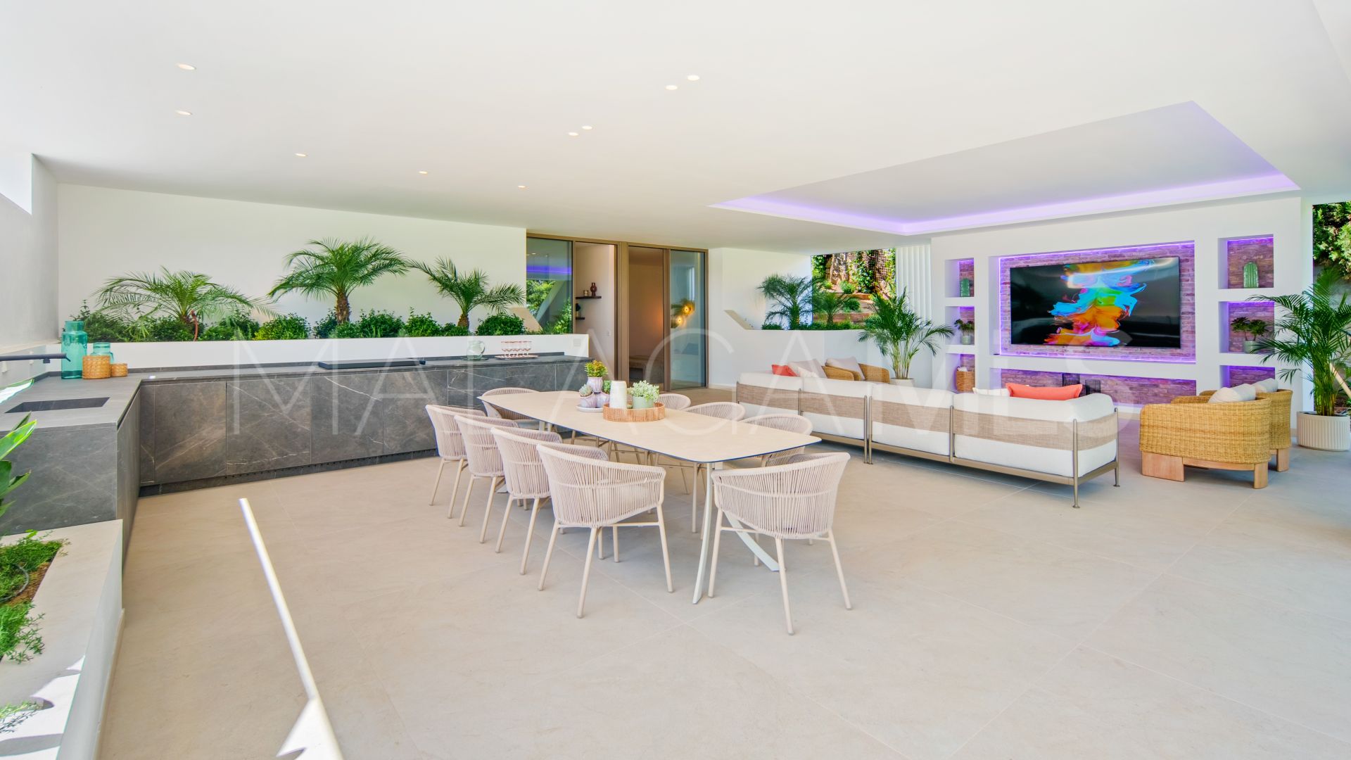 Villa for sale in Nueva Andalucia