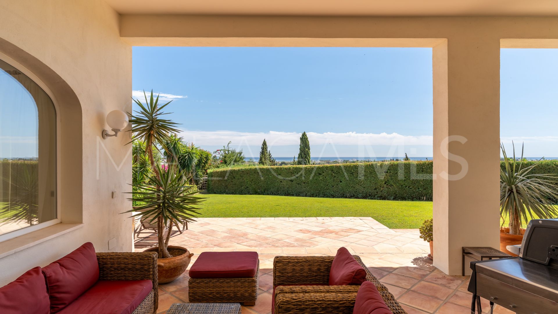 Buy villa in Puerto del Almendro with 5 bedrooms