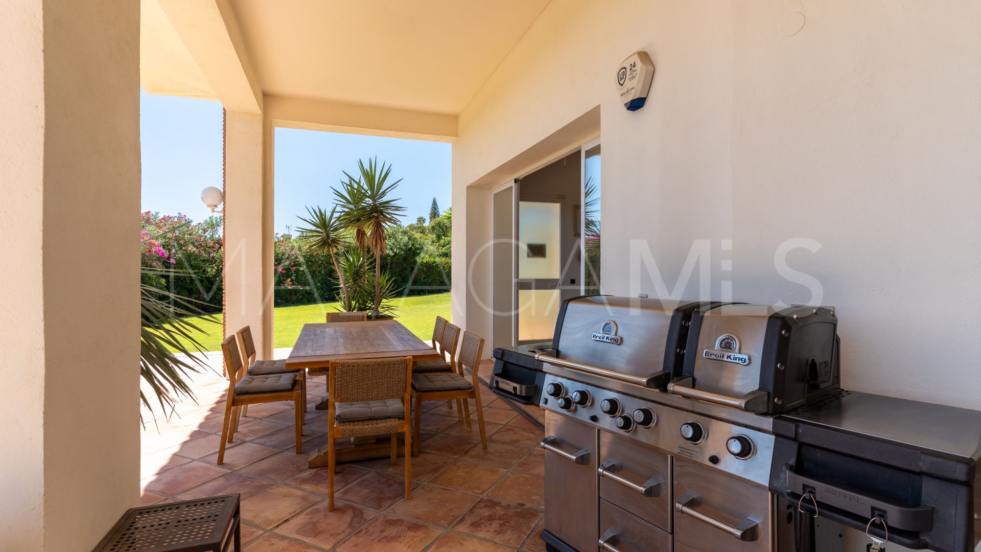 Buy villa in Puerto del Almendro with 5 bedrooms