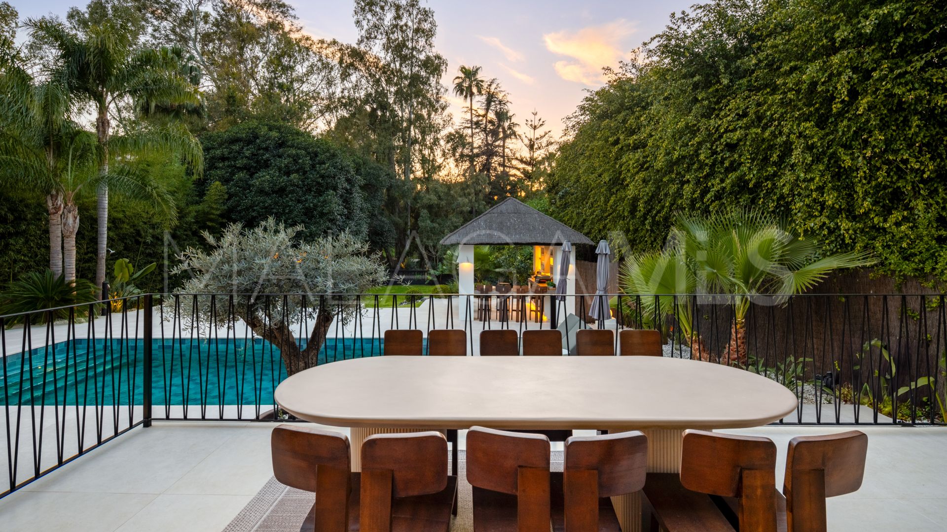 Nueva Andalucia, villa for sale with 5 bedrooms