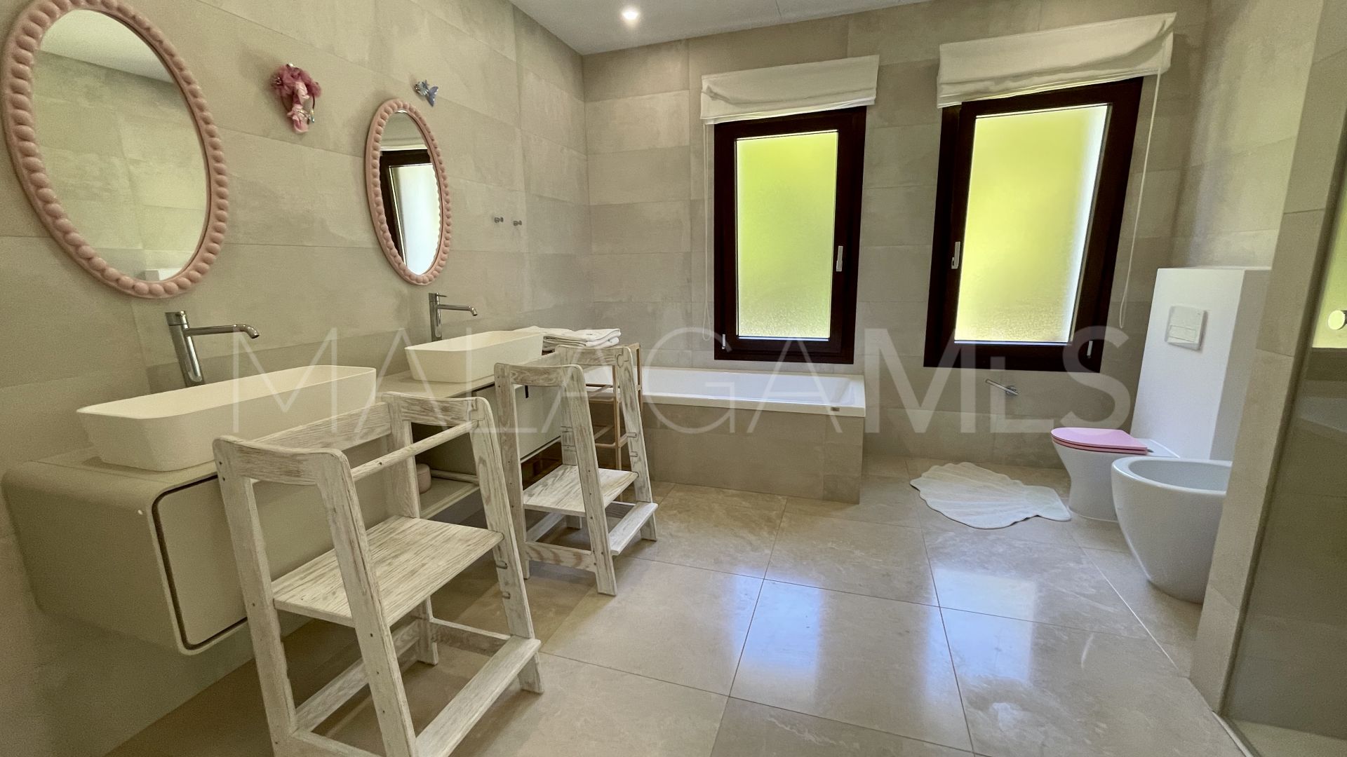 For sale Guadalmina Baja villa with 6 bedrooms