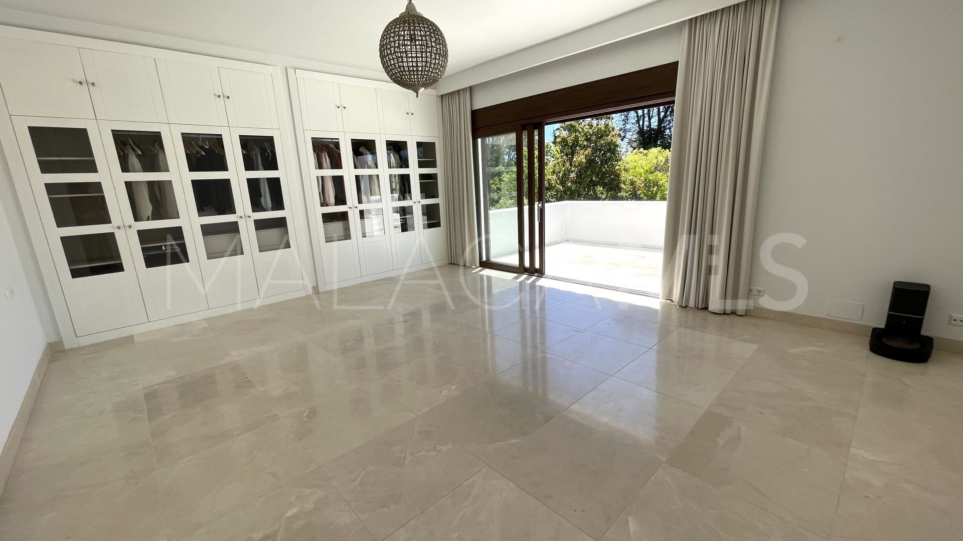 For sale Guadalmina Baja villa with 6 bedrooms