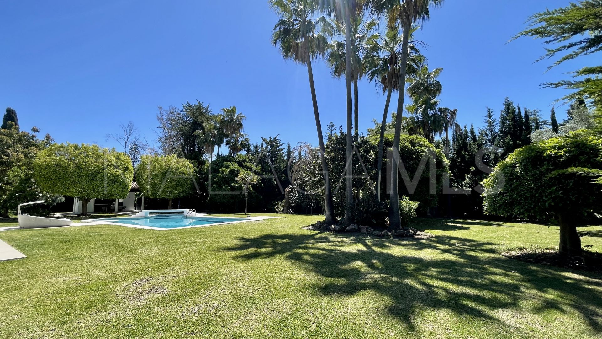 For sale Guadalmina Baja villa with 6 bedrooms