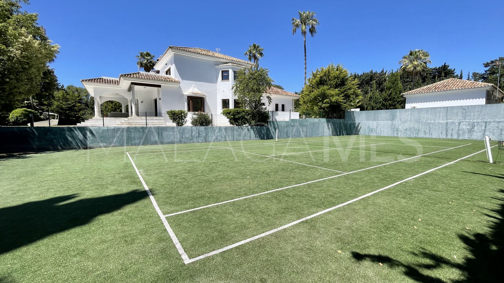 For sale Guadalmina Baja villa with 6 bedrooms