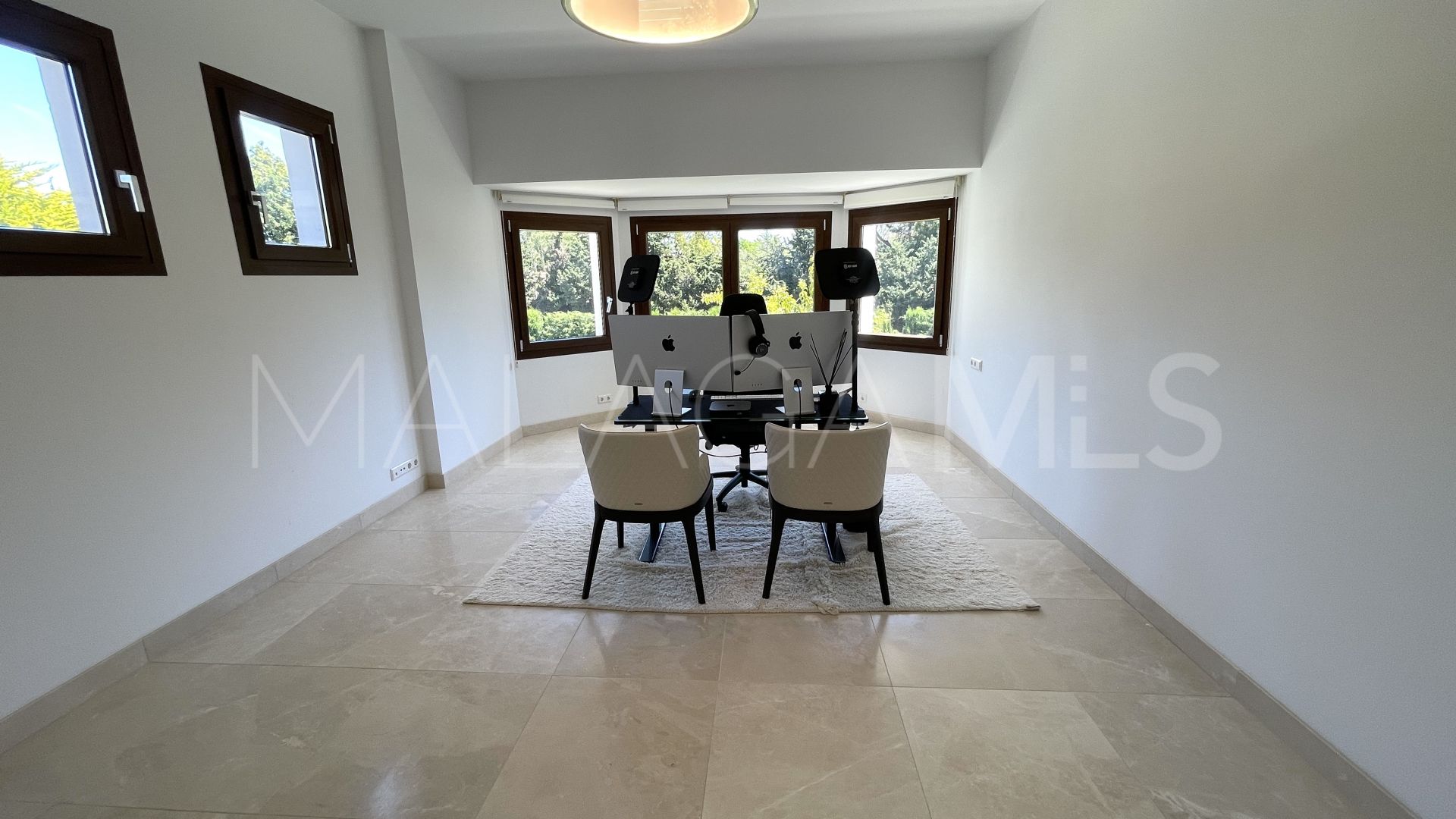 For sale Guadalmina Baja villa with 6 bedrooms