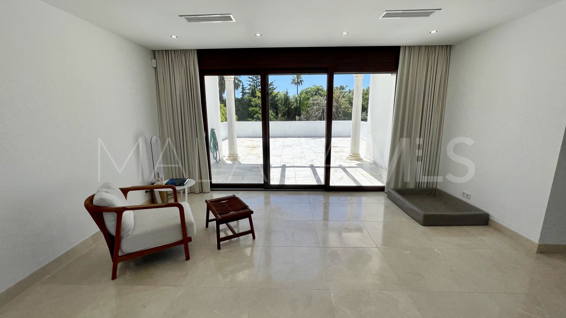 For sale Guadalmina Baja villa with 6 bedrooms