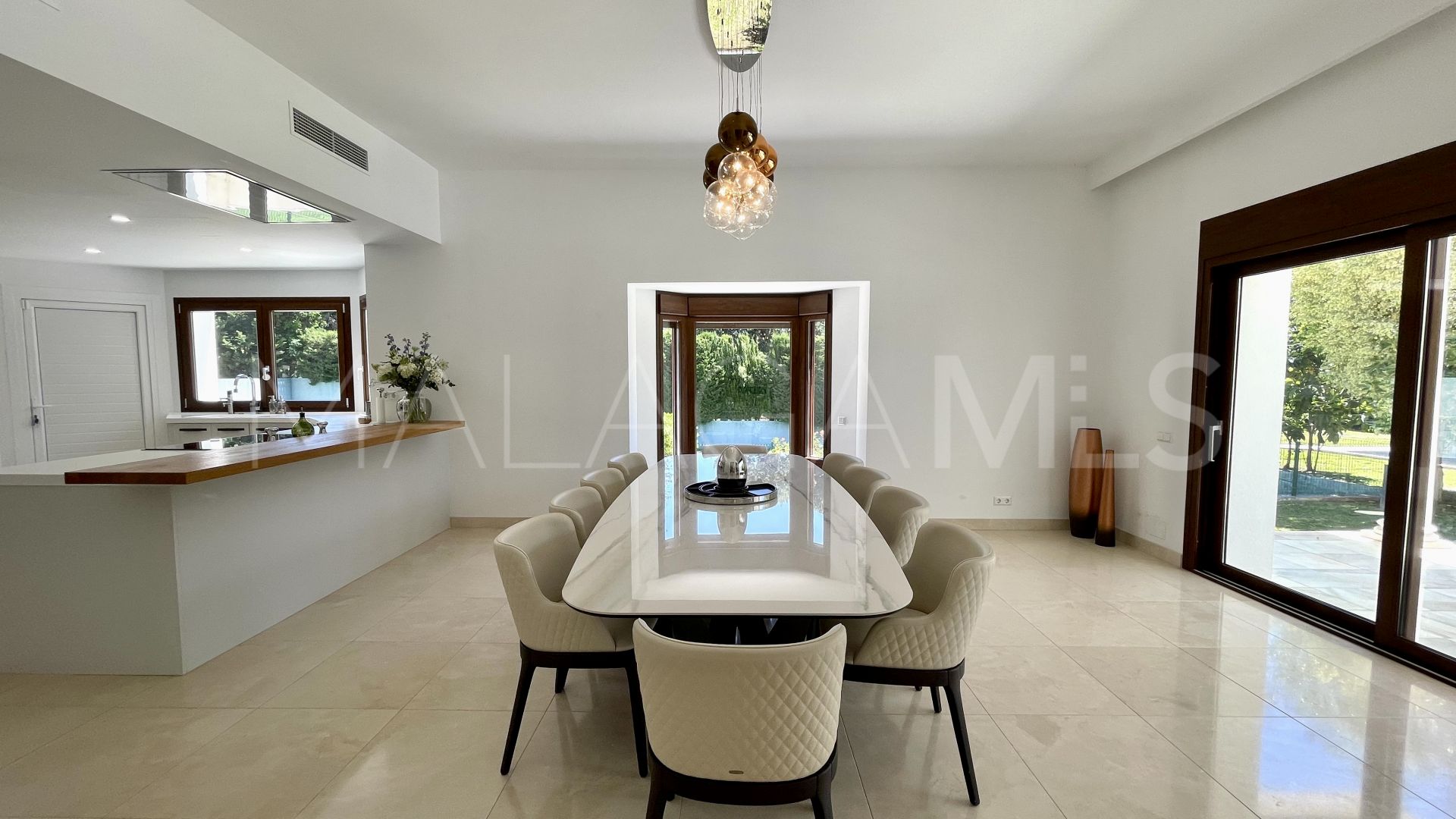 For sale Guadalmina Baja villa with 6 bedrooms