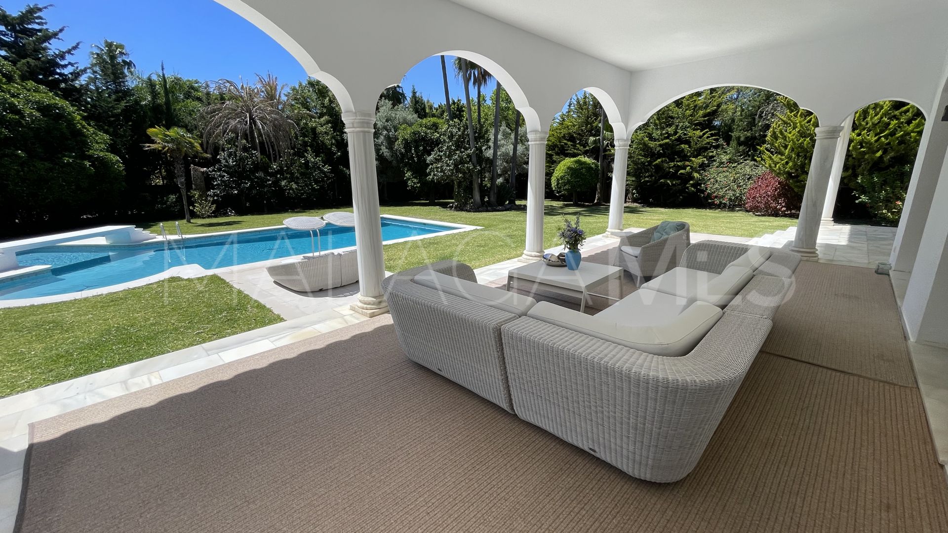 For sale Guadalmina Baja villa with 6 bedrooms