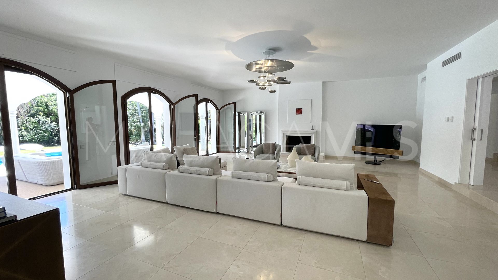 For sale Guadalmina Baja villa with 6 bedrooms
