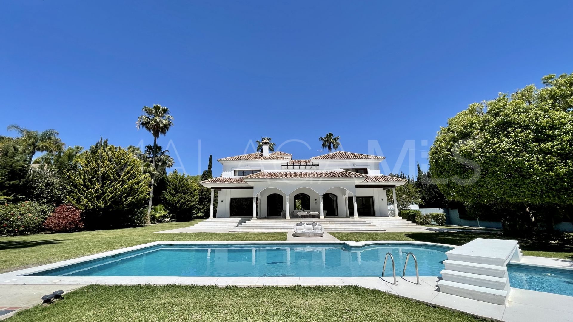 For sale Guadalmina Baja villa with 6 bedrooms