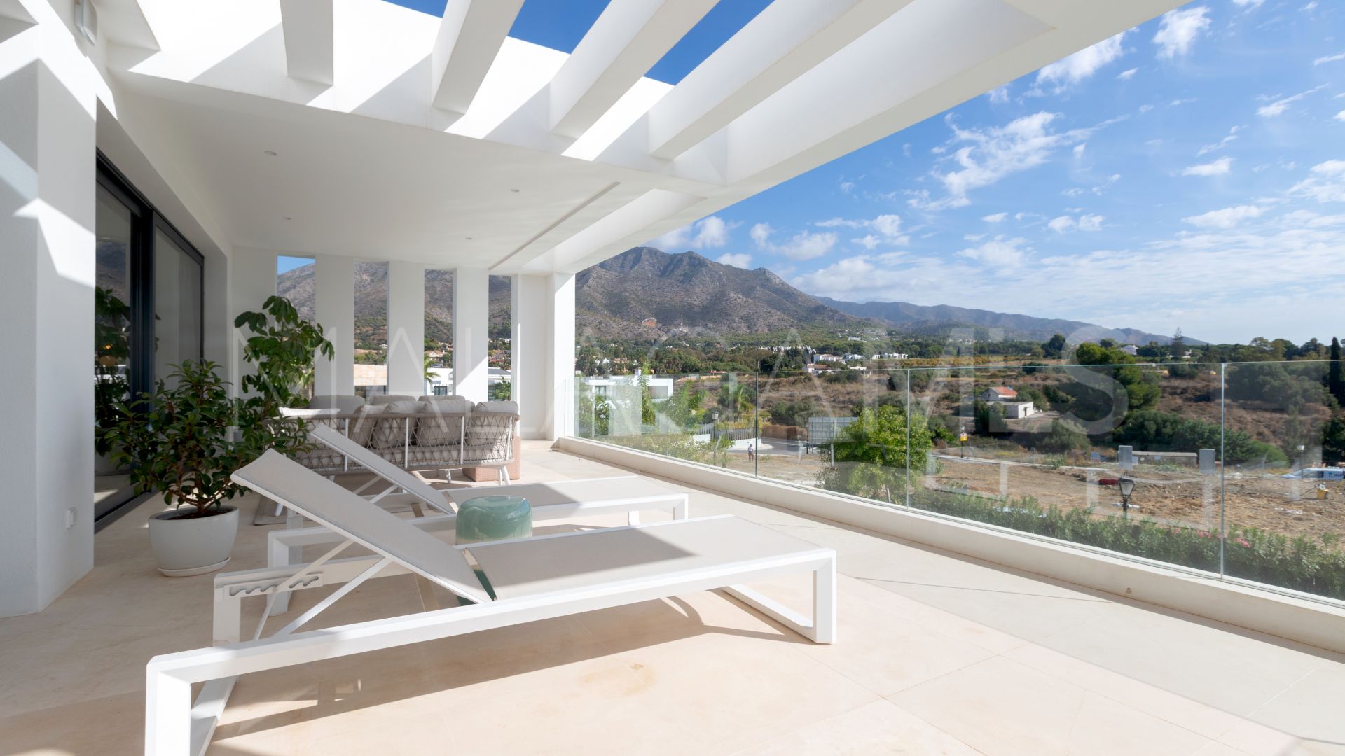 Villa for sale in Lomas del Virrey