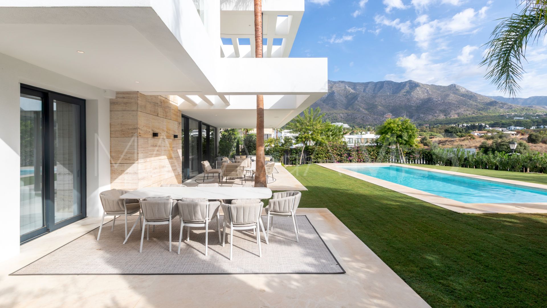 Villa for sale in Lomas del Virrey
