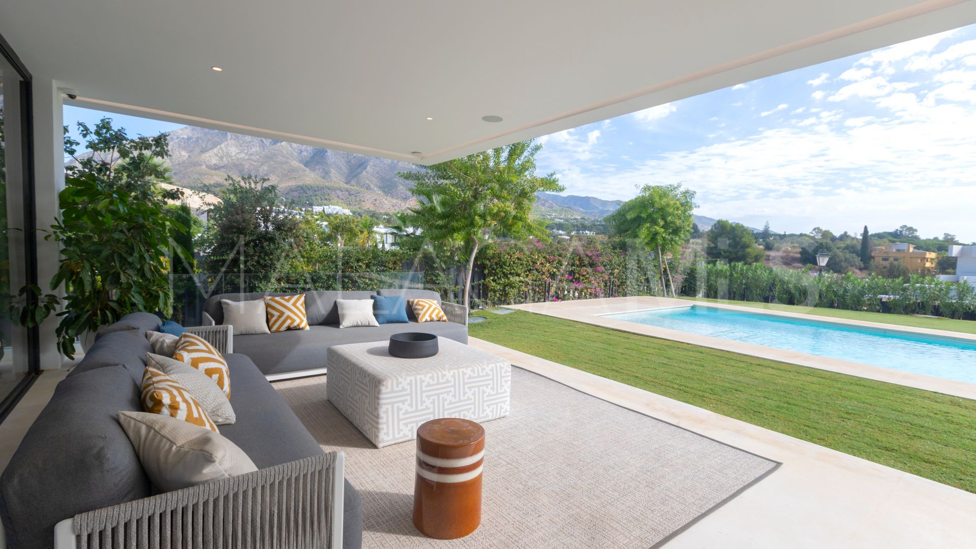 Villa for sale in Lomas del Virrey