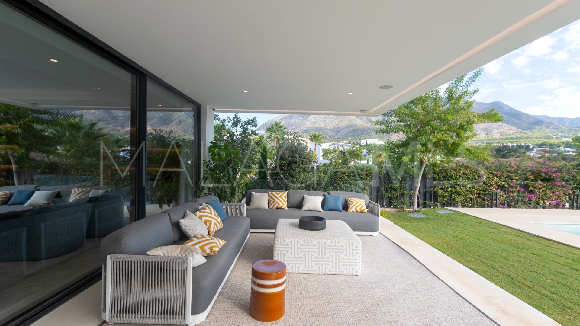 Villa for sale in Lomas del Virrey