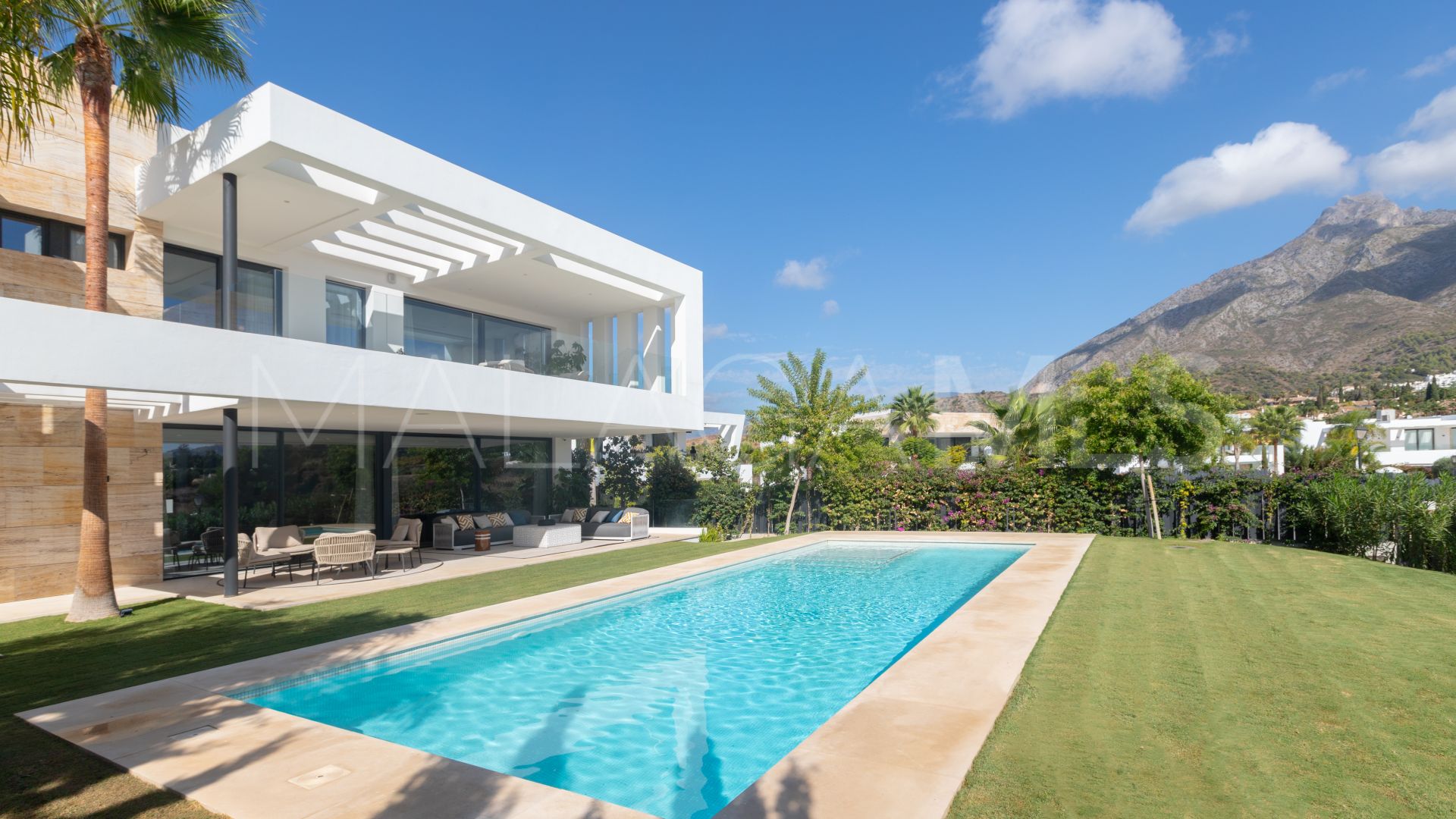 Villa for sale in Lomas del Virrey