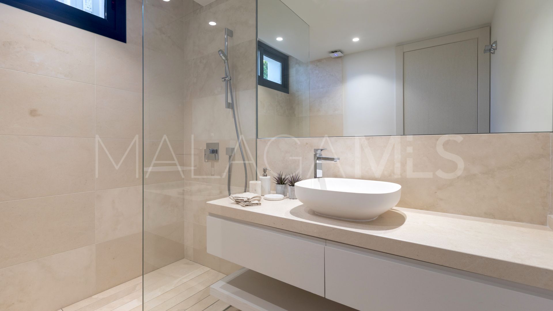 Villa for sale in Lomas del Virrey