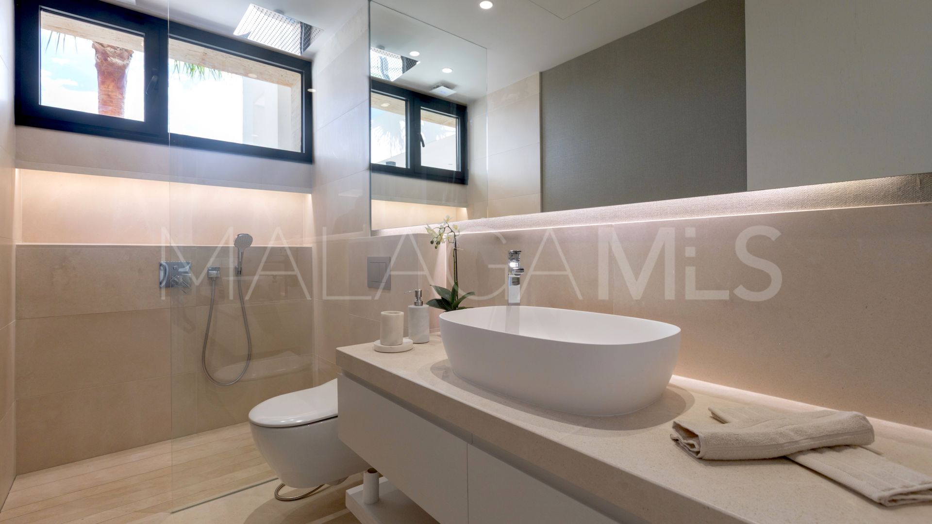 Villa for sale in Lomas del Virrey