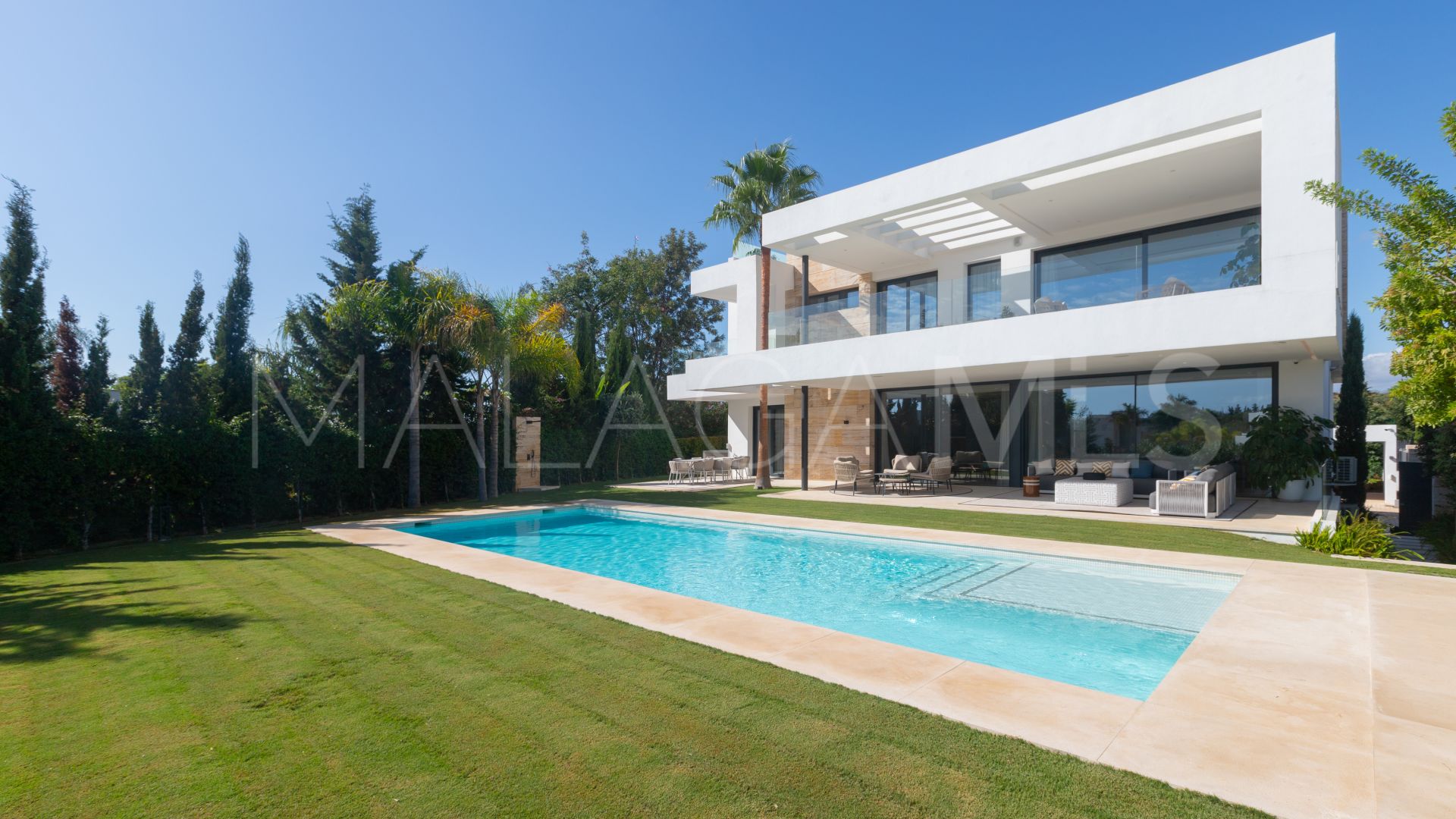 Villa for sale in Lomas del Virrey
