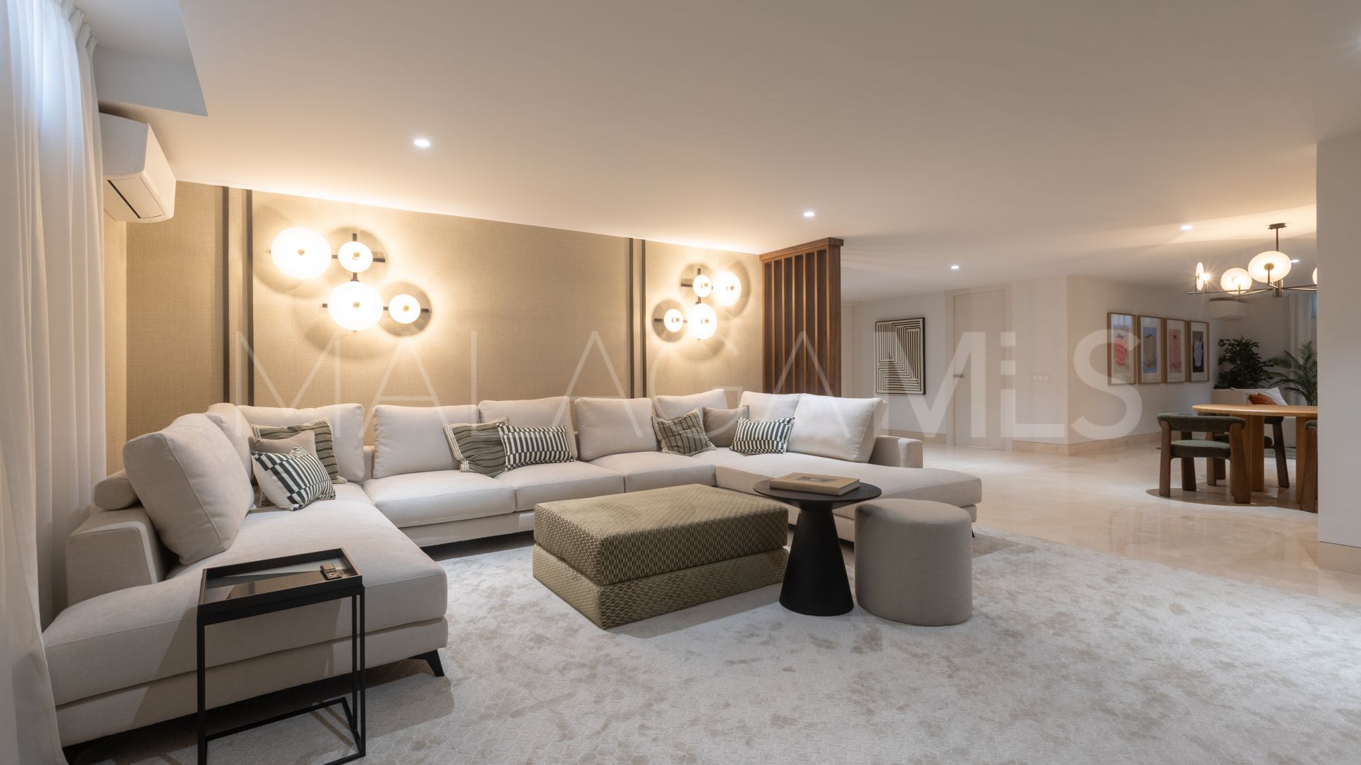 Villa for sale in Lomas del Virrey