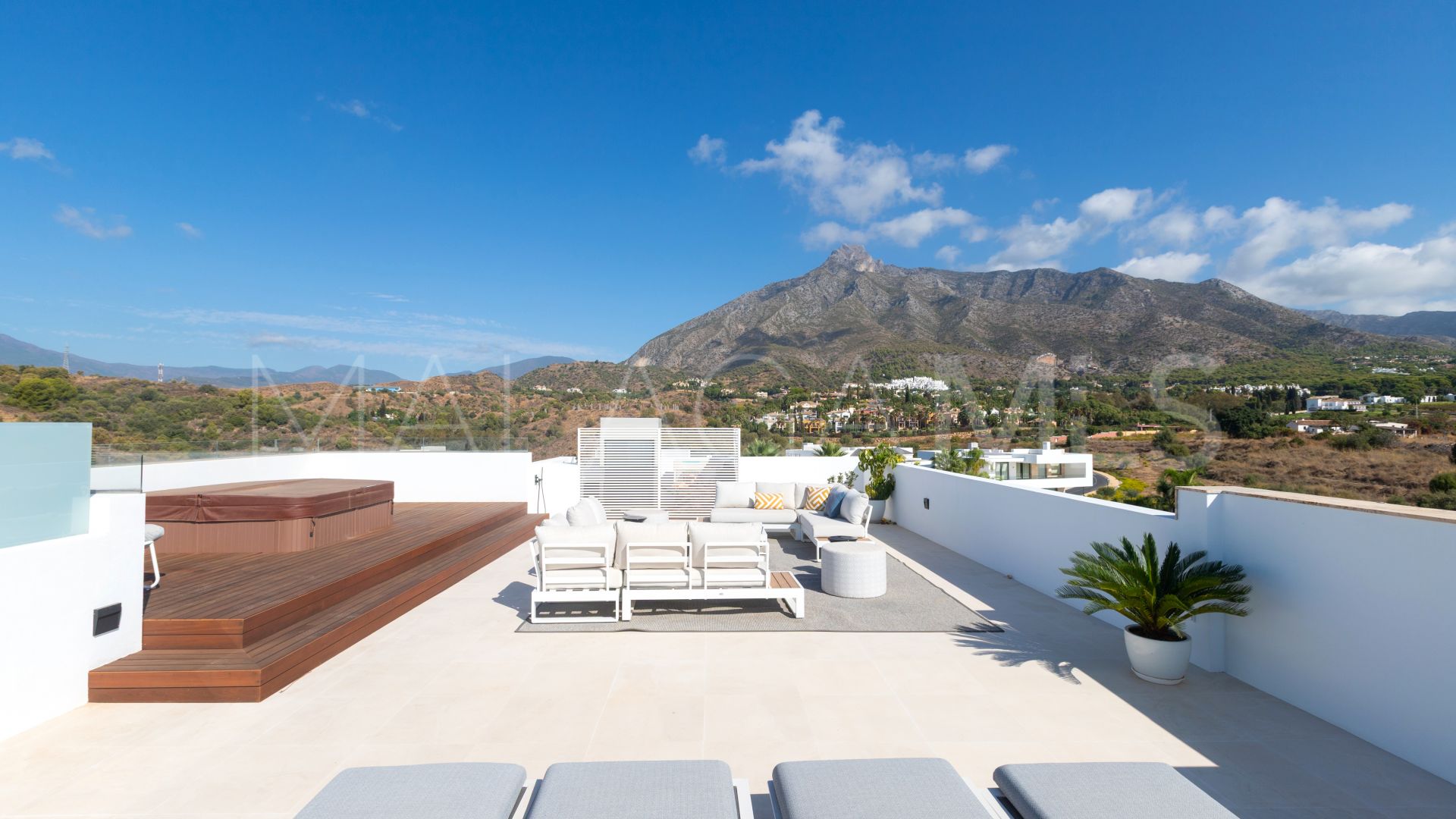 Villa for sale in Lomas del Virrey