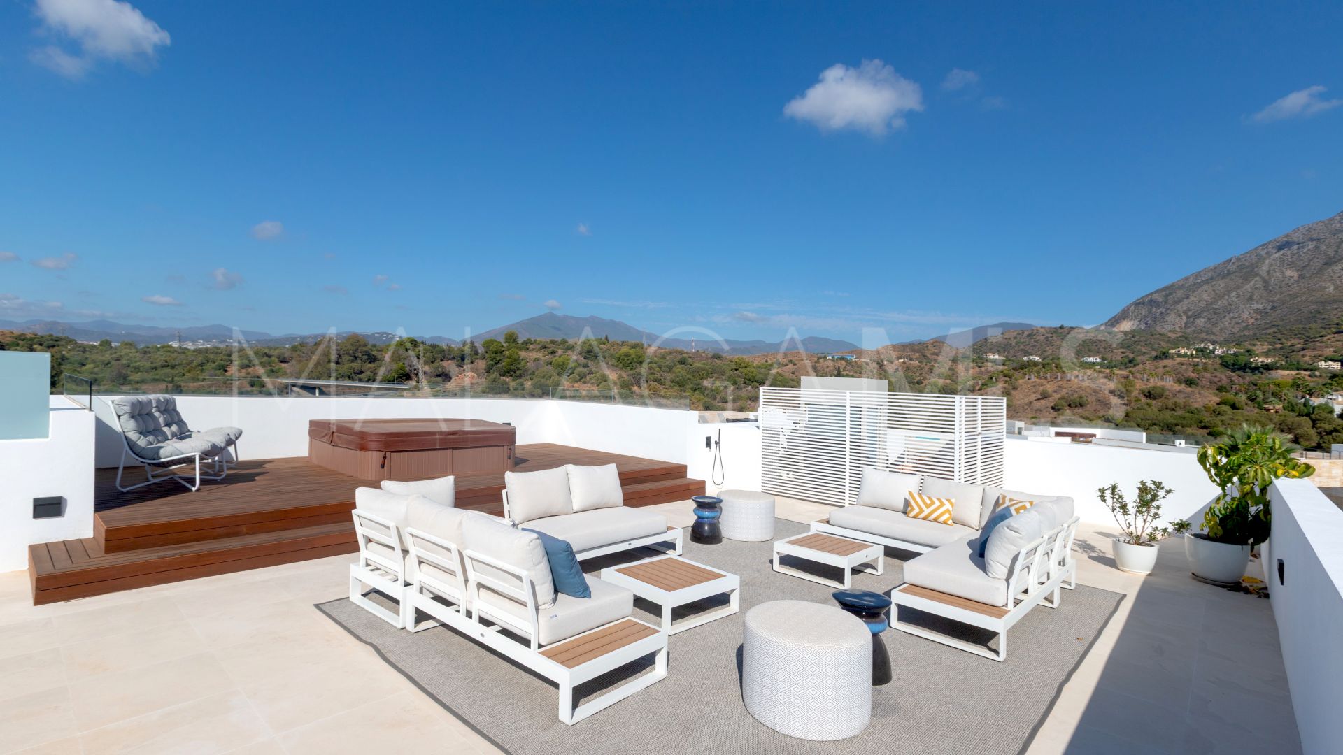 Villa for sale in Lomas del Virrey
