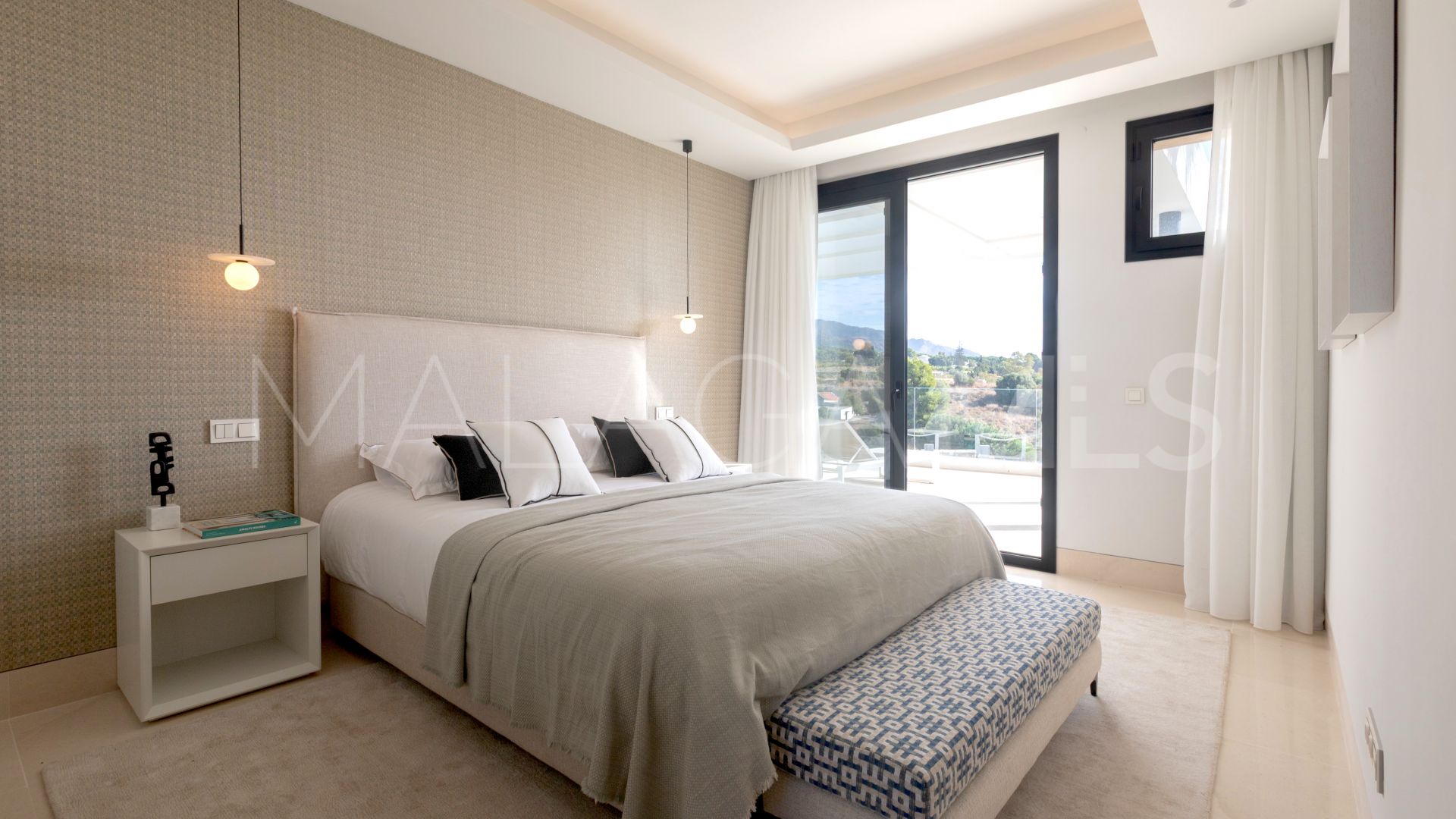 Villa for sale in Lomas del Virrey