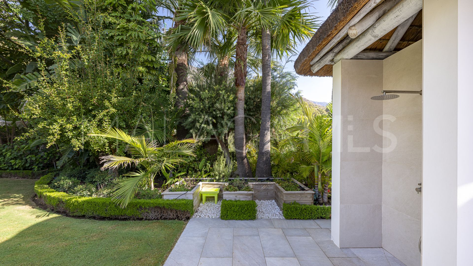 Villa for sale in Cascada de Camojan