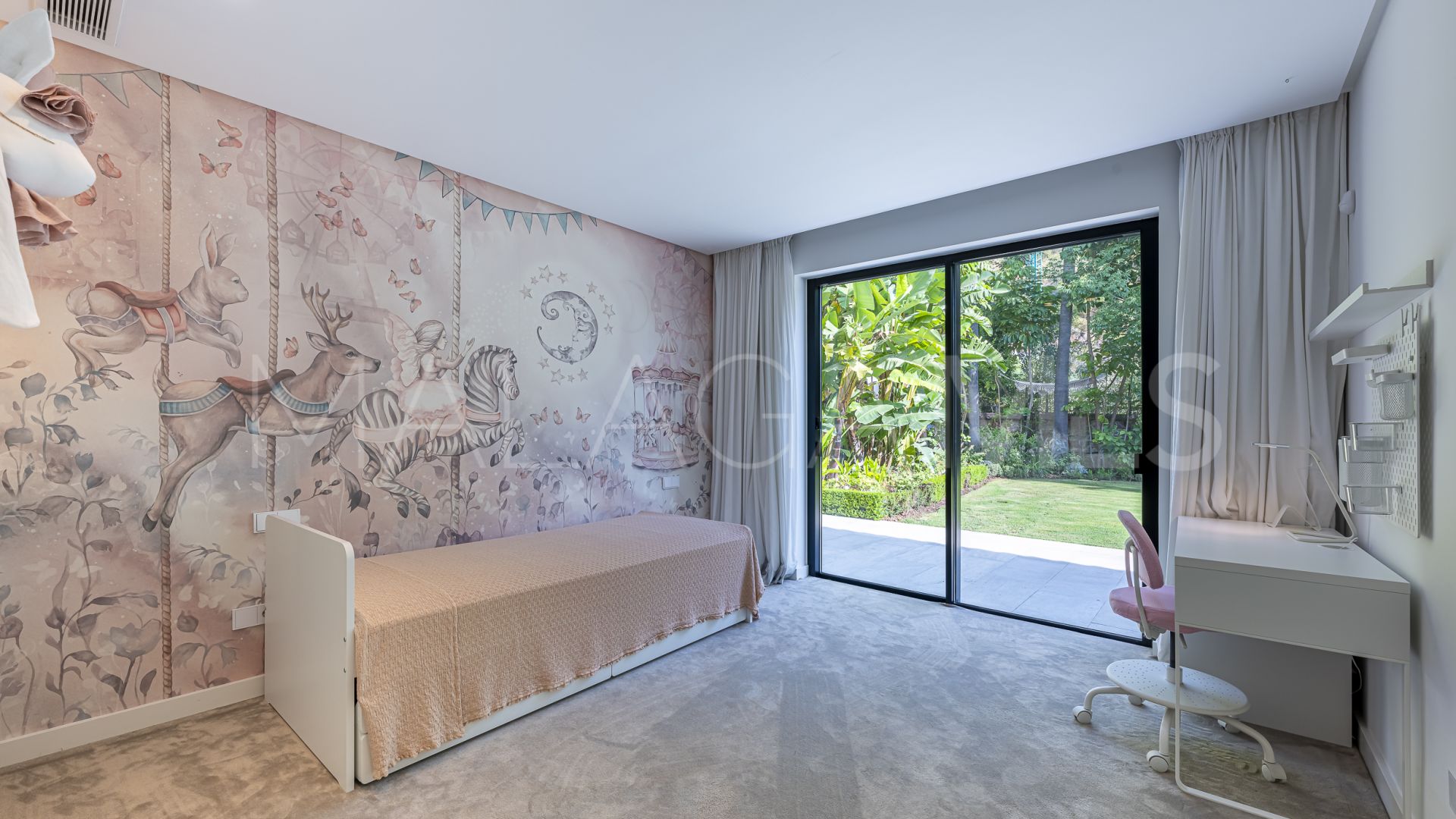 Villa for sale in Cascada de Camojan