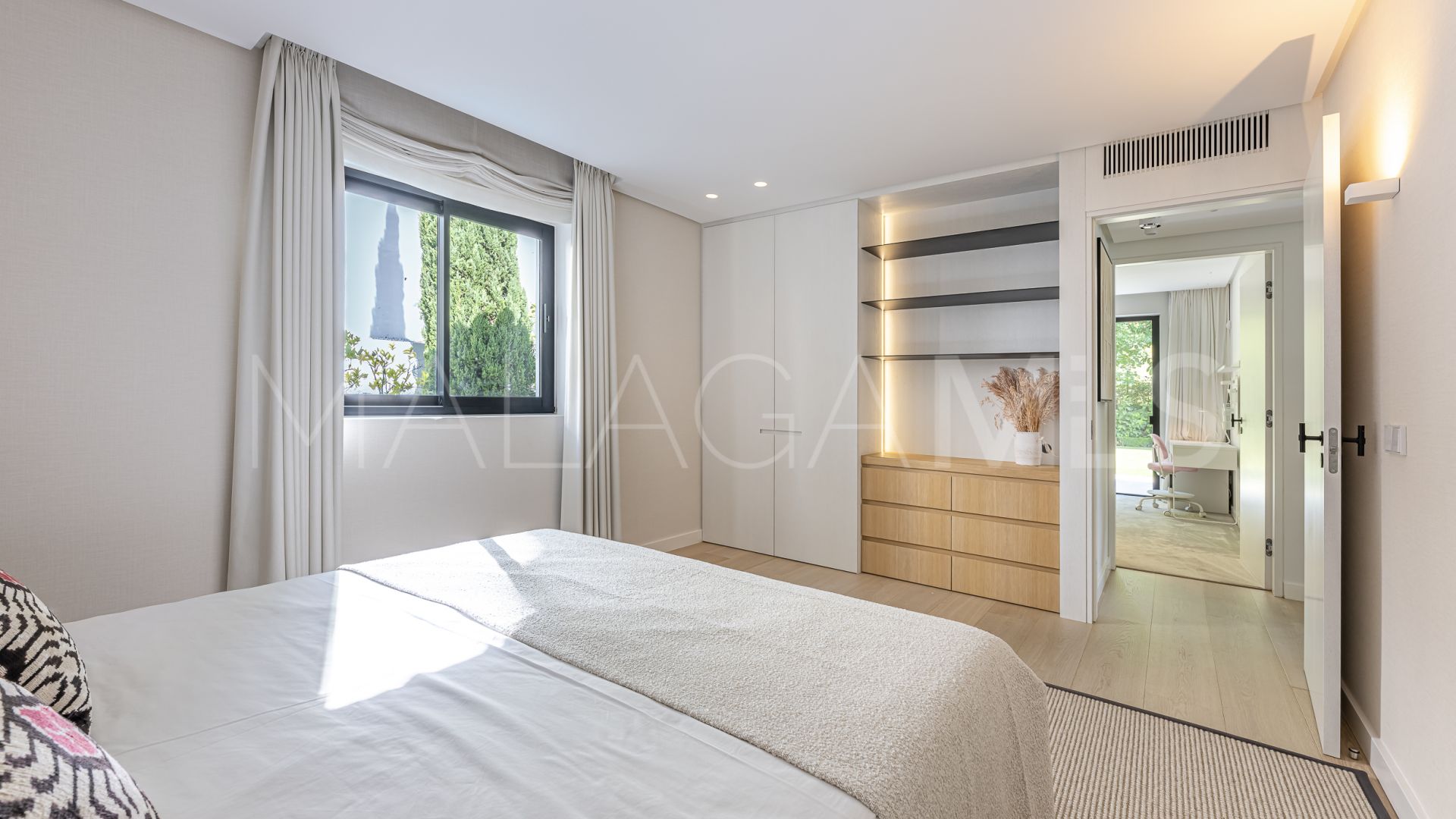 Villa for sale in Cascada de Camojan
